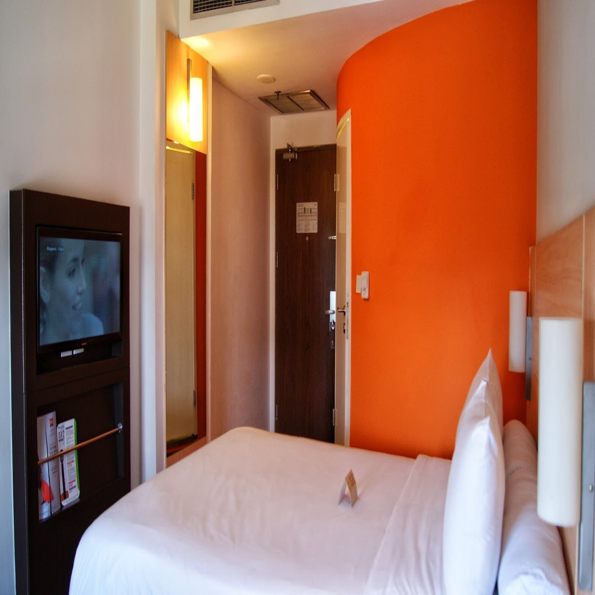 superior double room | premium bedding, minibar, in-room safe, desk
