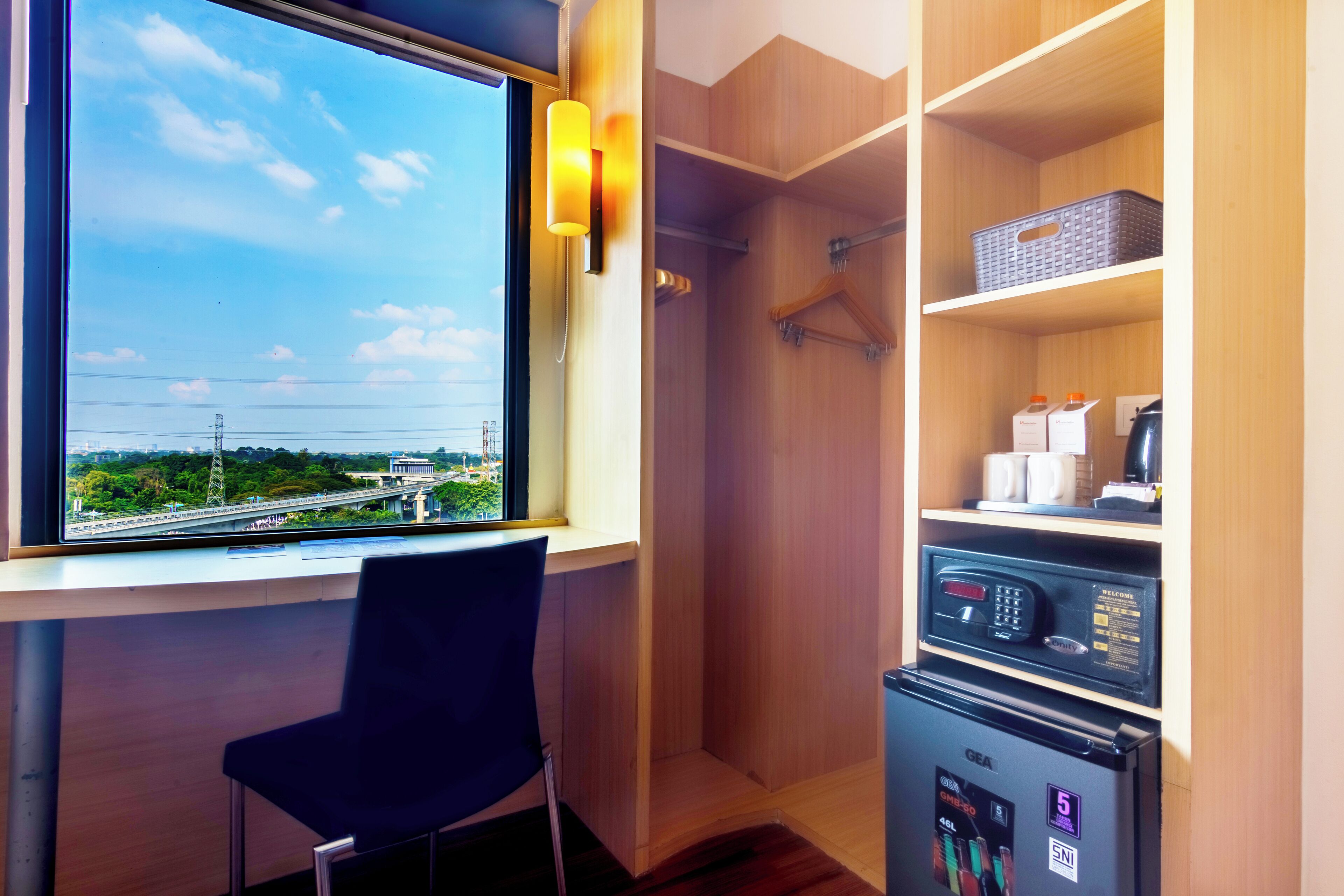 junior room | premium bedding, minibar, in-room safe, desk