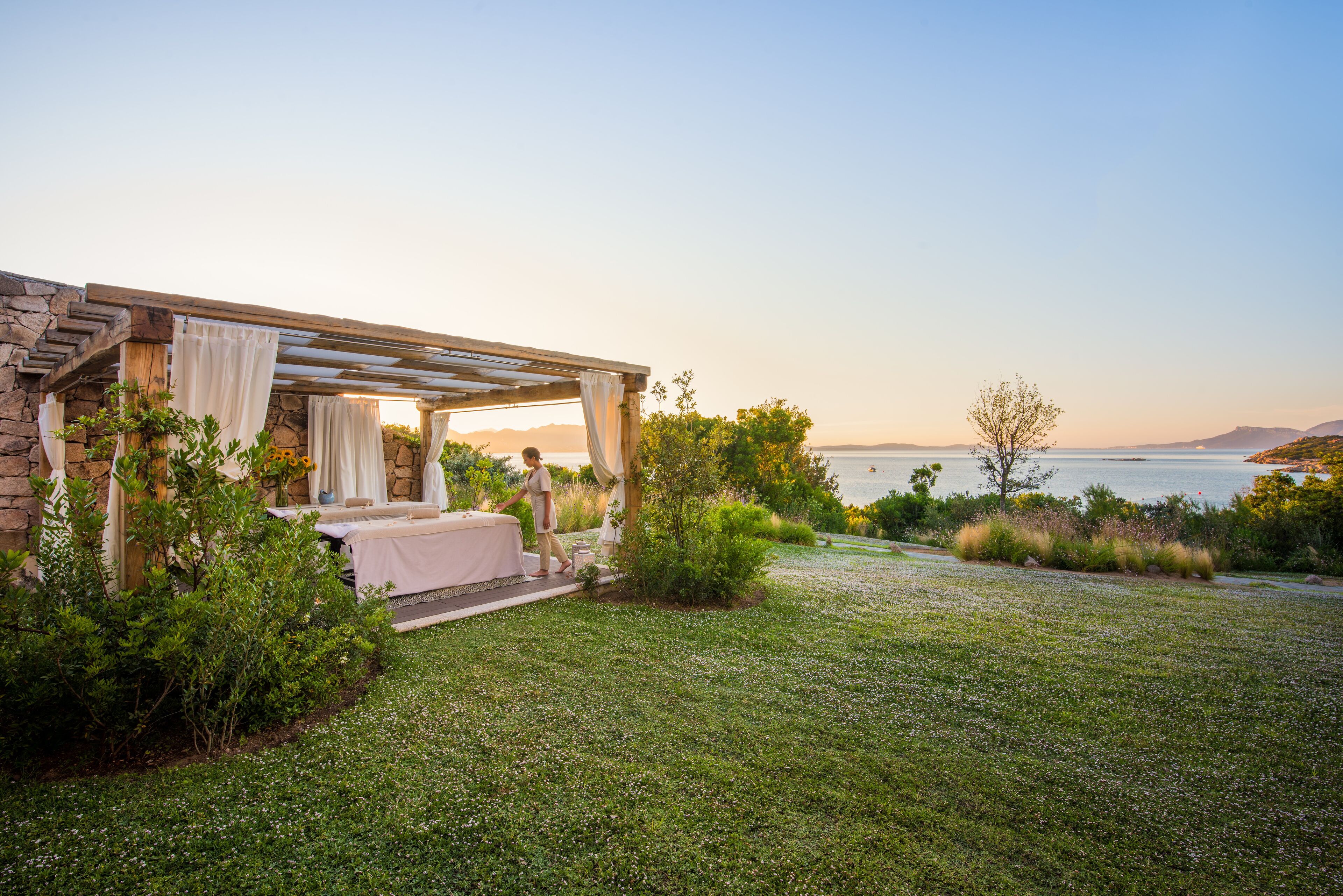 sauna, hot tub, turkish bath/hammam, body treatments, body scrubs