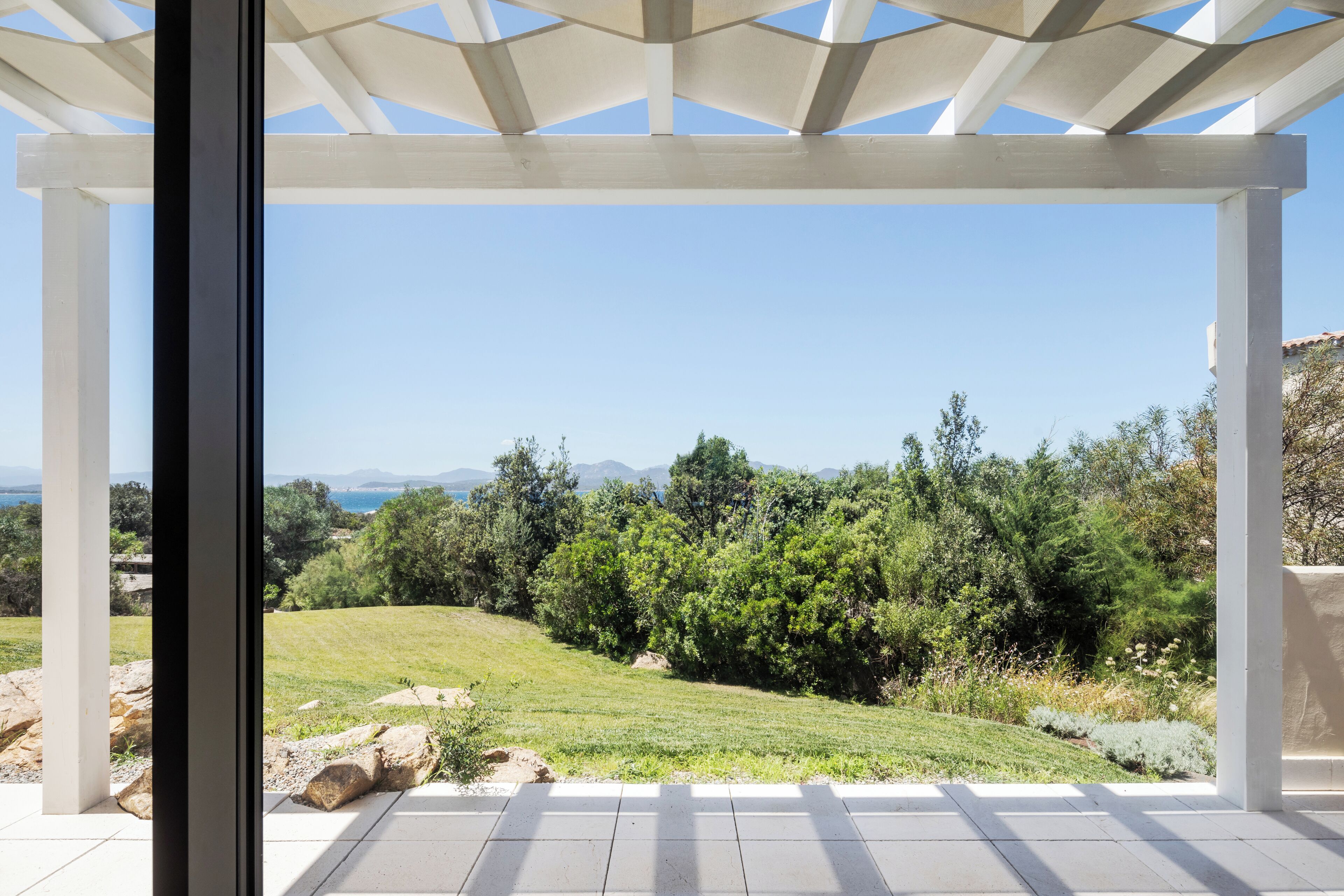 junior suite spa tub | 1 bedroom, minibar, in-room safe, desk