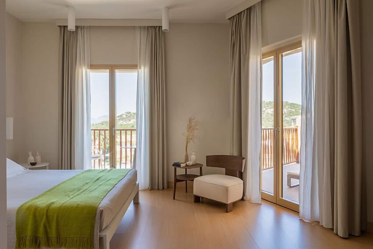 tripla superior vista mare | 1 bedroom, minibar, in-room safe, desk