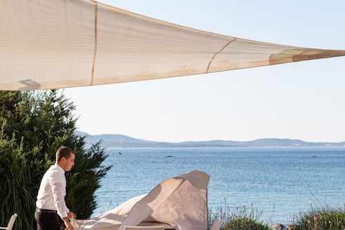 2 restaurants, serveren ontbijt, lunch, diner, internationale gerechten