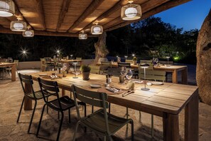 2 Restaurants; Frühstück, Mittagessen und Abendessen werden serviert
