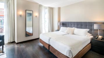 Standard-Doppel- oder -Zweibettzimmer | Zimmersafe, Schreibtisch, Verdunkelungsvorhänge, schallisolierte Zimmer