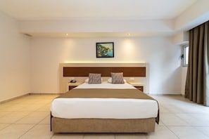 Swimup Room | Quartos à prova de som, roupa de cama