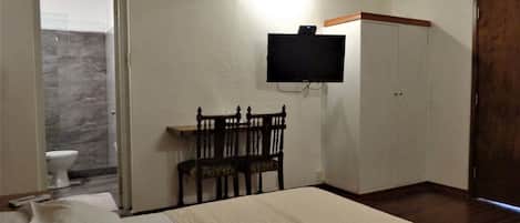Ropa de cama de alta calidad, colchones con efecto memoria y minibar