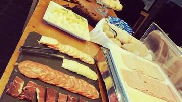 Free buffet breakfast
