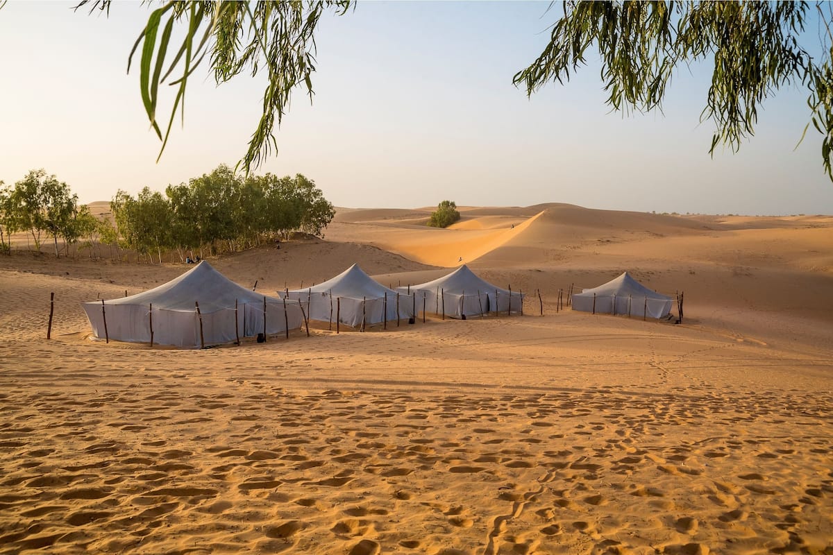 Lakens van Egyptisch katoen, Tempur Pedic-bedden, een bureau