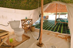 Shower, free toiletries, hair dryer, towels - Ecolodge de Lompoul (Lompoul)