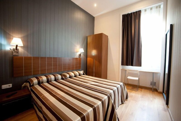 In-room safe, desk, soundproofing, iron/ironing board
