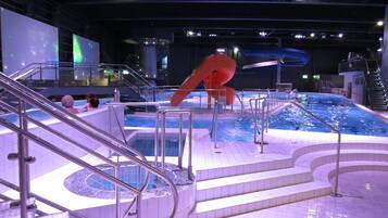 4 indoor pools