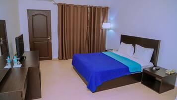 Egyptian cotton sheets, Tempur-Pedic beds, minibar, in-room safe
