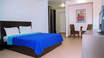 Chambre Double | Draps en coton égyptien, matelas Tempur-Pedic, minibar