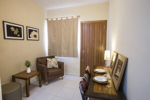 Quarto duplo (Villa Twin) | Área de estar | TV LED