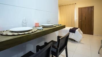 Quarto solteiro (Villa Single) | Opções para refeição no quarto