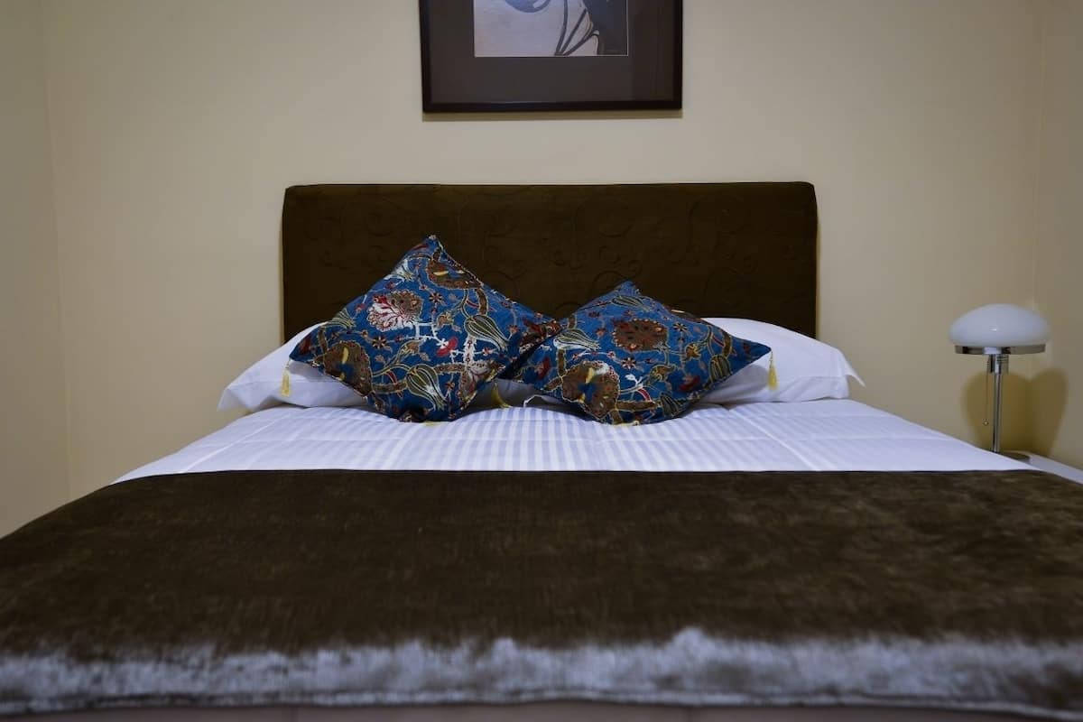 Minibar, in-room safe, iron/ironing board (on request), WiFi (free)