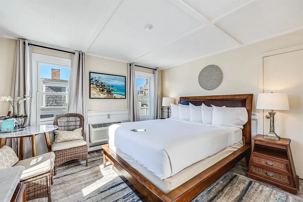 Phòng Deluxe | Bộ đồ giường cao cấp, trang trí khác biệt 