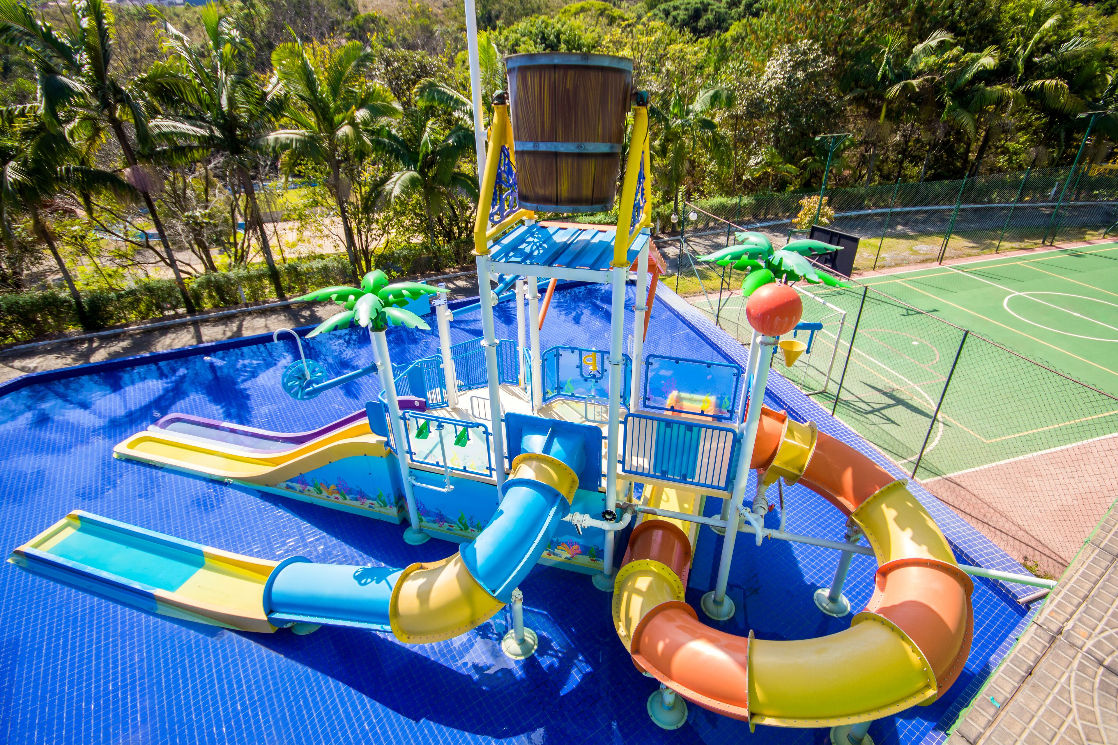 Área de juegos infantiles al aire libre