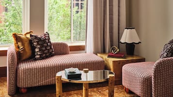 Egyptian cotton sheets, premium bedding, pillowtop beds, minibar