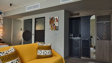 Suite | 1 bedroom, Egyptian cotton sheets, Tempur-Pedic beds, minibar