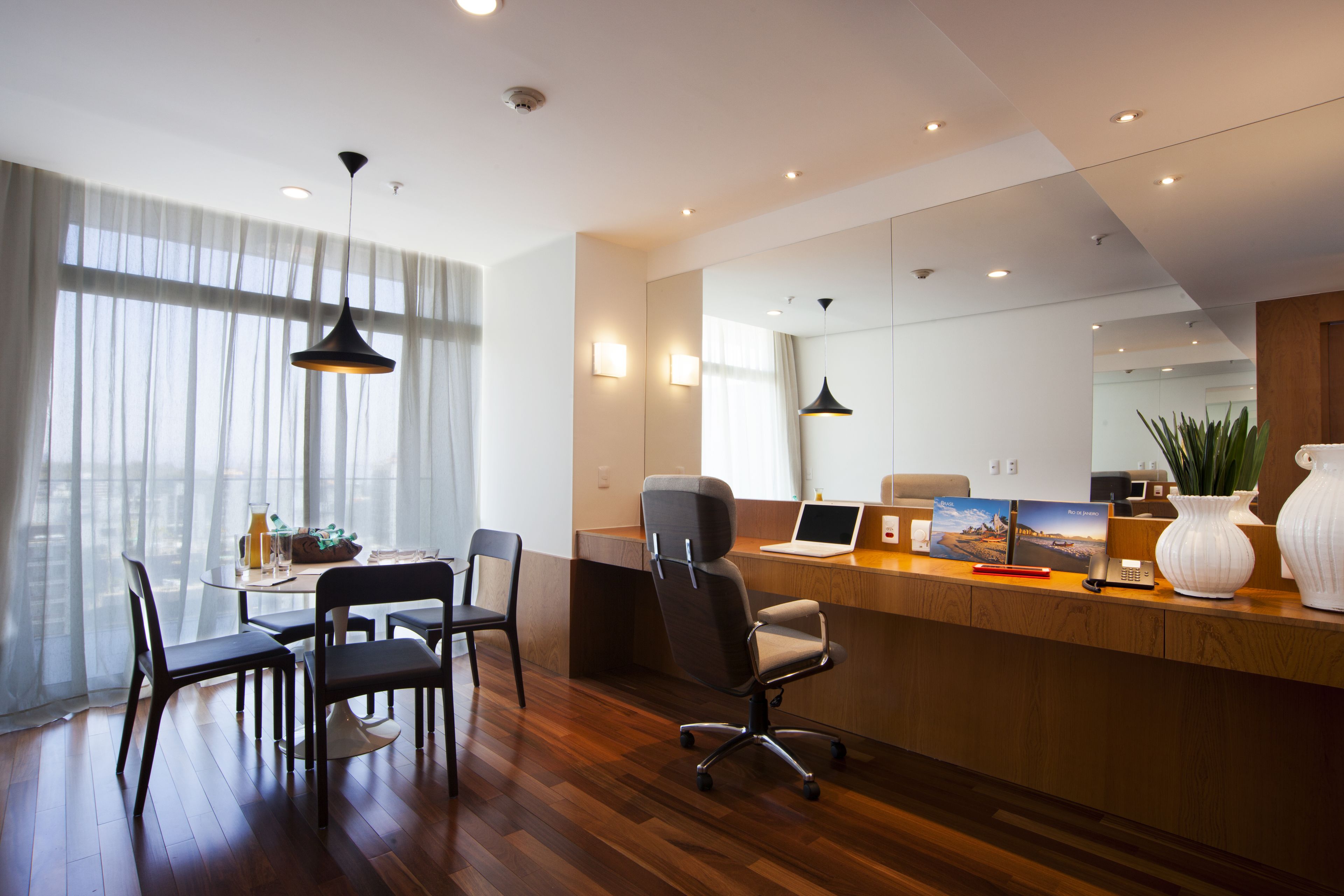 presidential suite, ocean view | in-room business centre