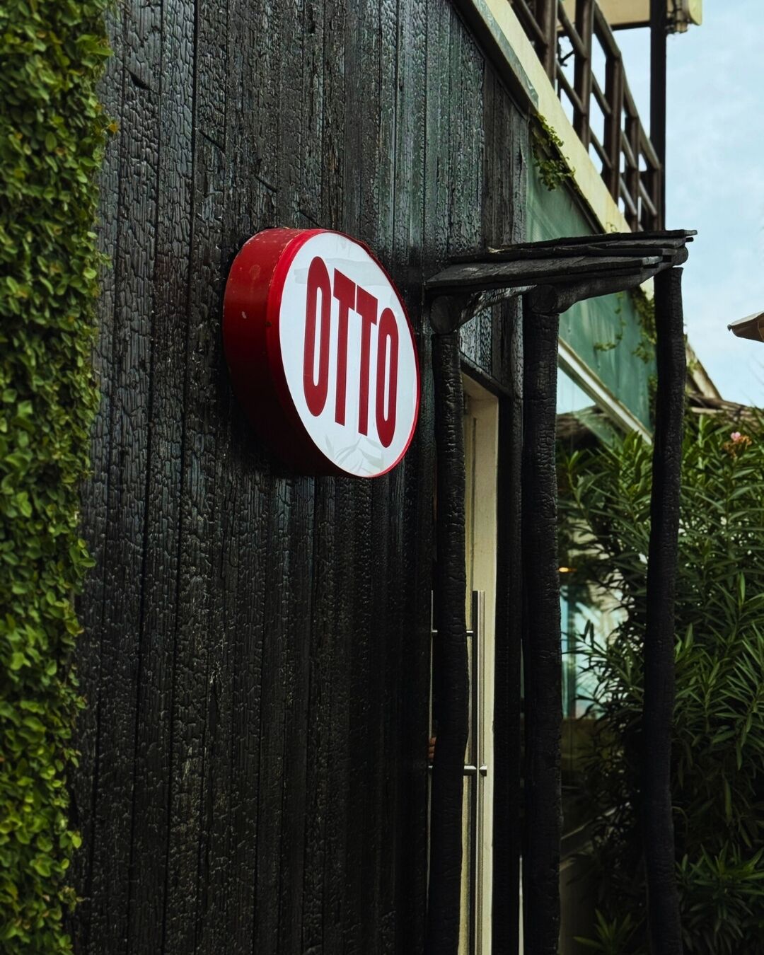 7 restaurantes, se sirven desayunos, comidas, cenas y cocina mexicana