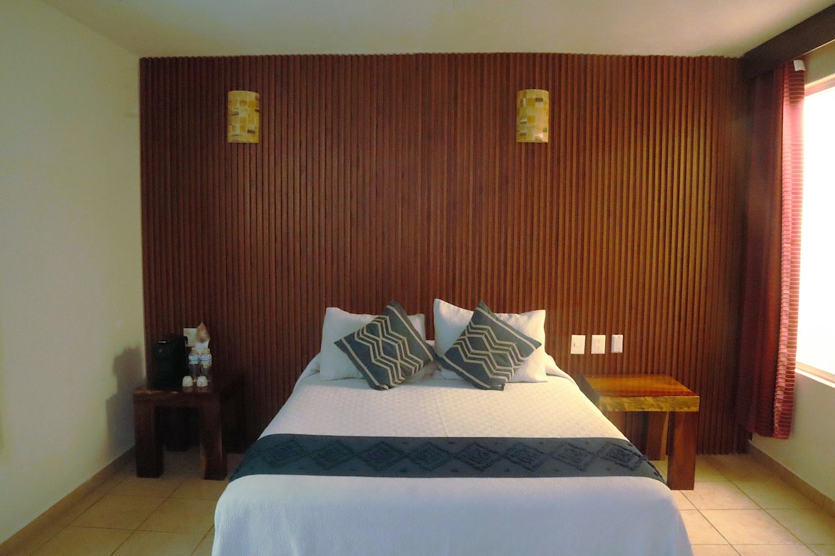 Standard Room | 1 bedroom, premium bedding, in-room safe, desk