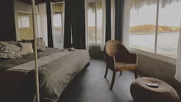 Habitación Premium | Ropa de cama de alta calidad y caja de seguridad en la habitación