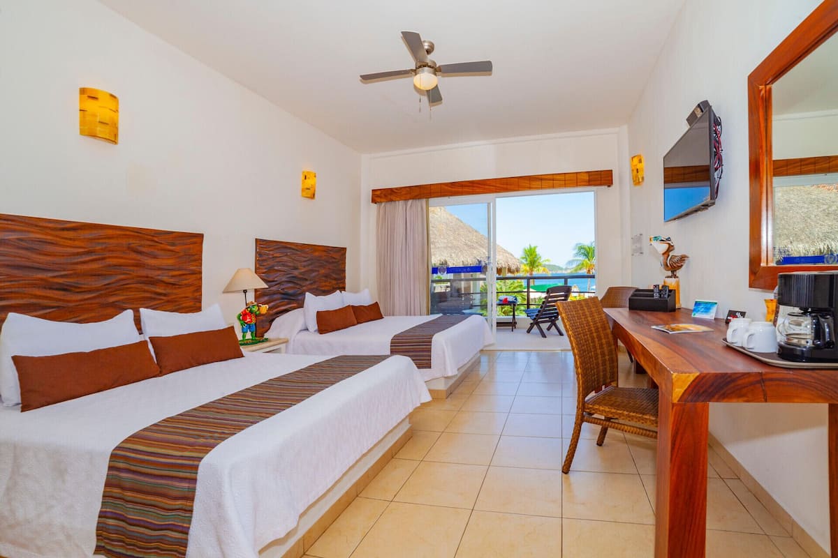 Literie de qualitĂ©, coffre-fort, bureau, rideaux dâobscurcissement