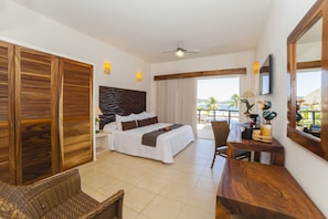 Standard Room, 1 King Bed, Sea View | Premium bedding, in-room safe, blackout curtains, free WiFi