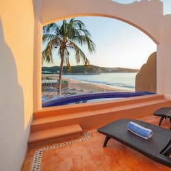 1 bedroom, premium bedding, in-room safe, desk