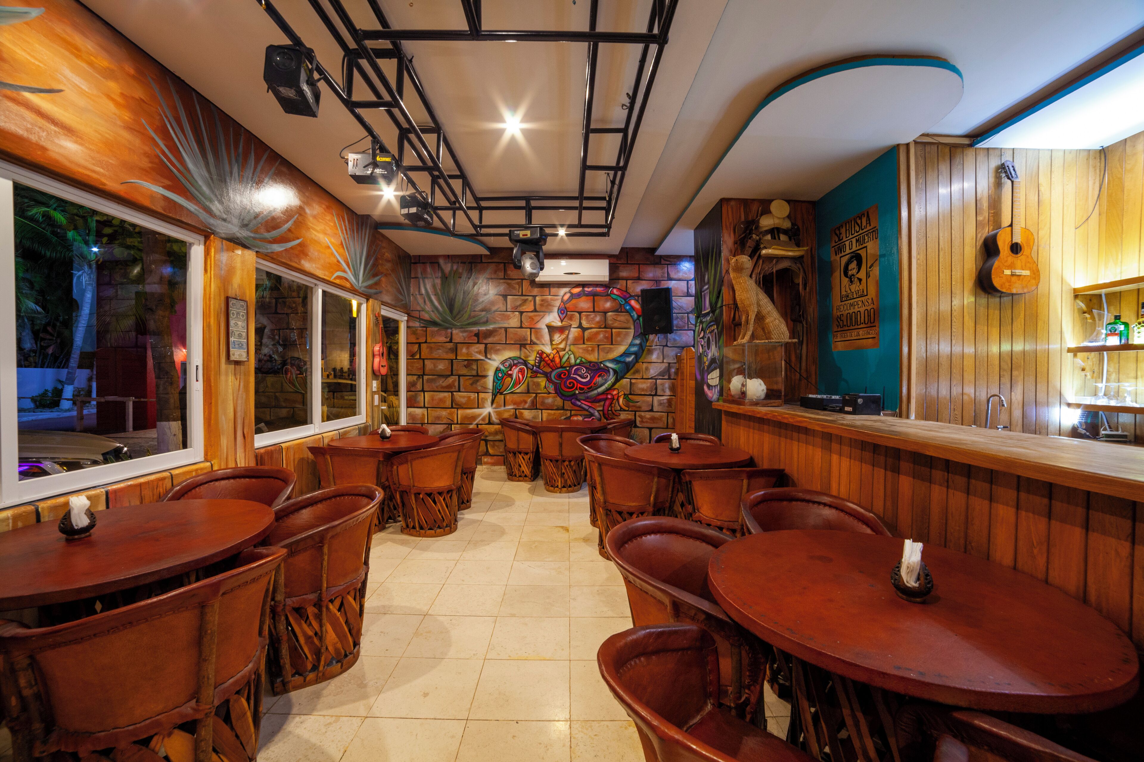 7 restaurants, breakfast, lunch, dinner served; mexican cuisine