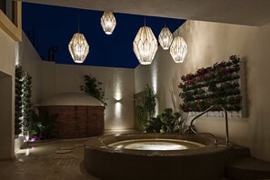 Couples treatment rooms, sauna, hot tub, steam room, body treatments