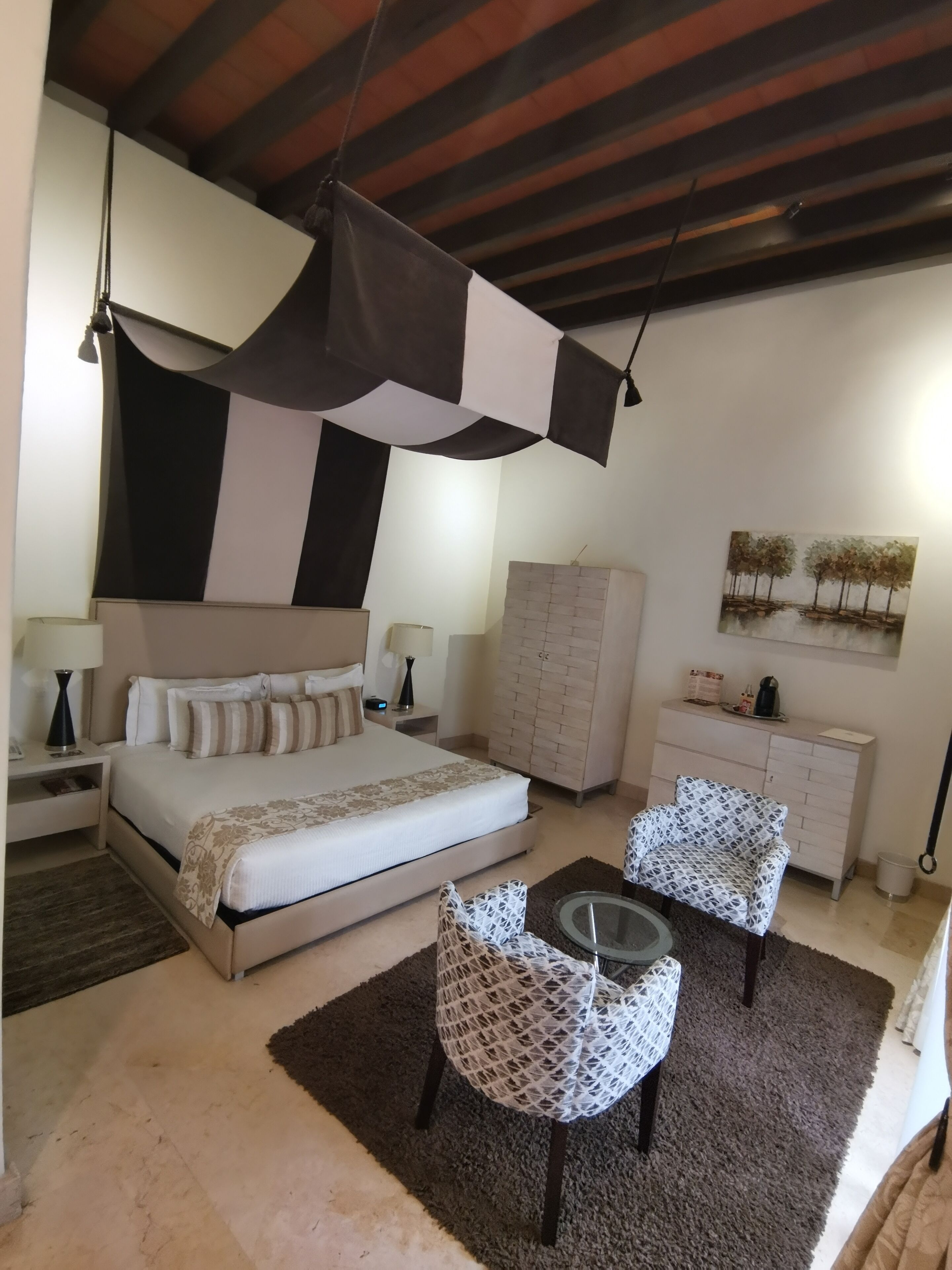 Habitación Premium | Sábanas de algodón egipcio, ropa de cama de alta calidad y edredón 