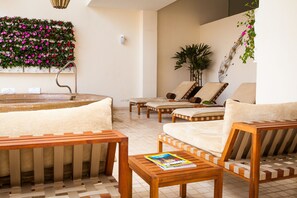 Salas de tratamientos para parejas, sauna, bañera de hidromasaje 