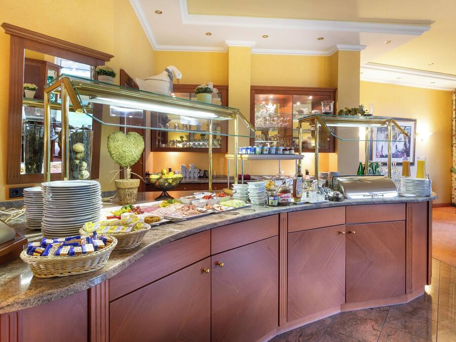 Tägliches Frühstücksbuffet gegen Gebühr