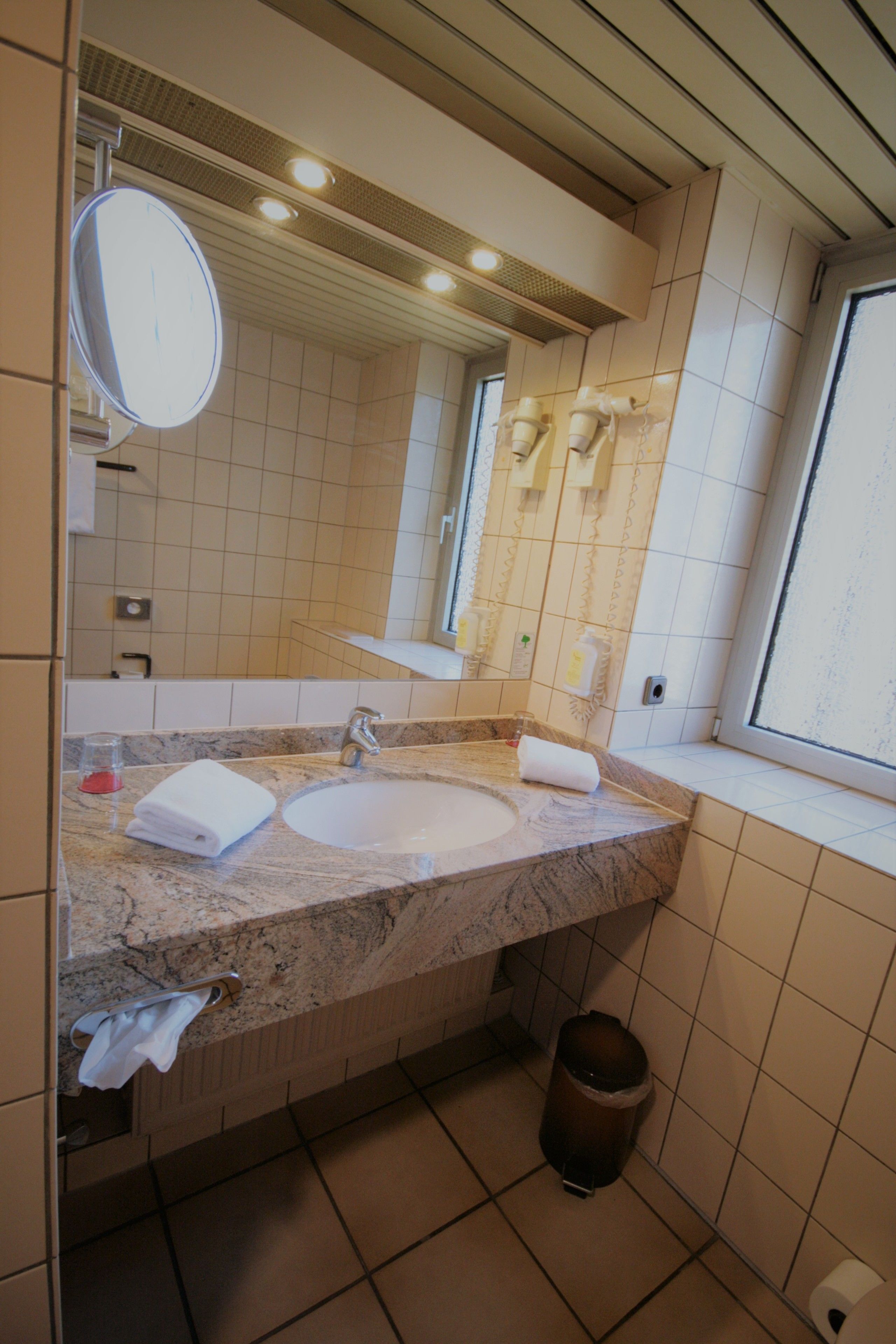 single room | bathroom | free toiletries, hair dryer, towels