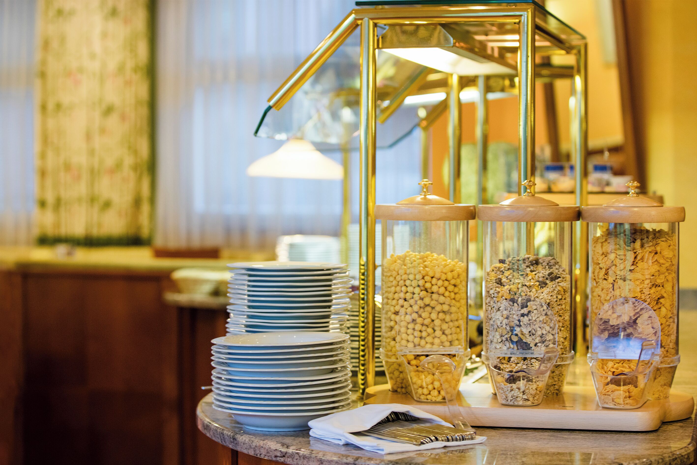 daily buffet breakfast (eur 14 per person)