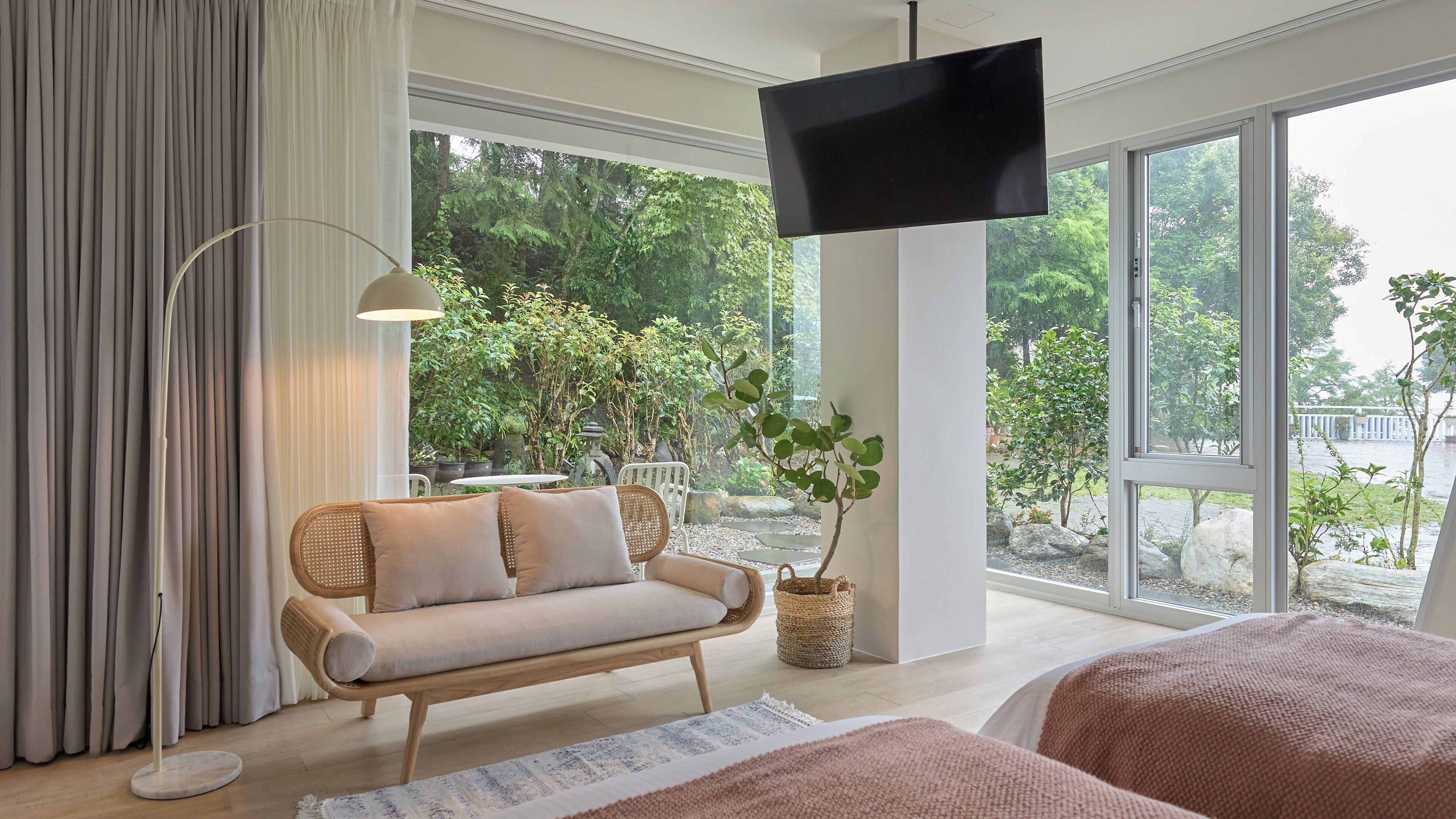 gallery twin room, patio, courtyard view | view from room