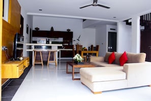 3 Bedrooms Pool Villa | Living area | 32-inch flat-screen TV with cable channels, LCD TV, fireplace