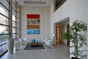 Mostrador para check-in y check-out