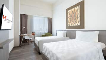 Premium bedding, in-room safe, desk, laptop workspace
