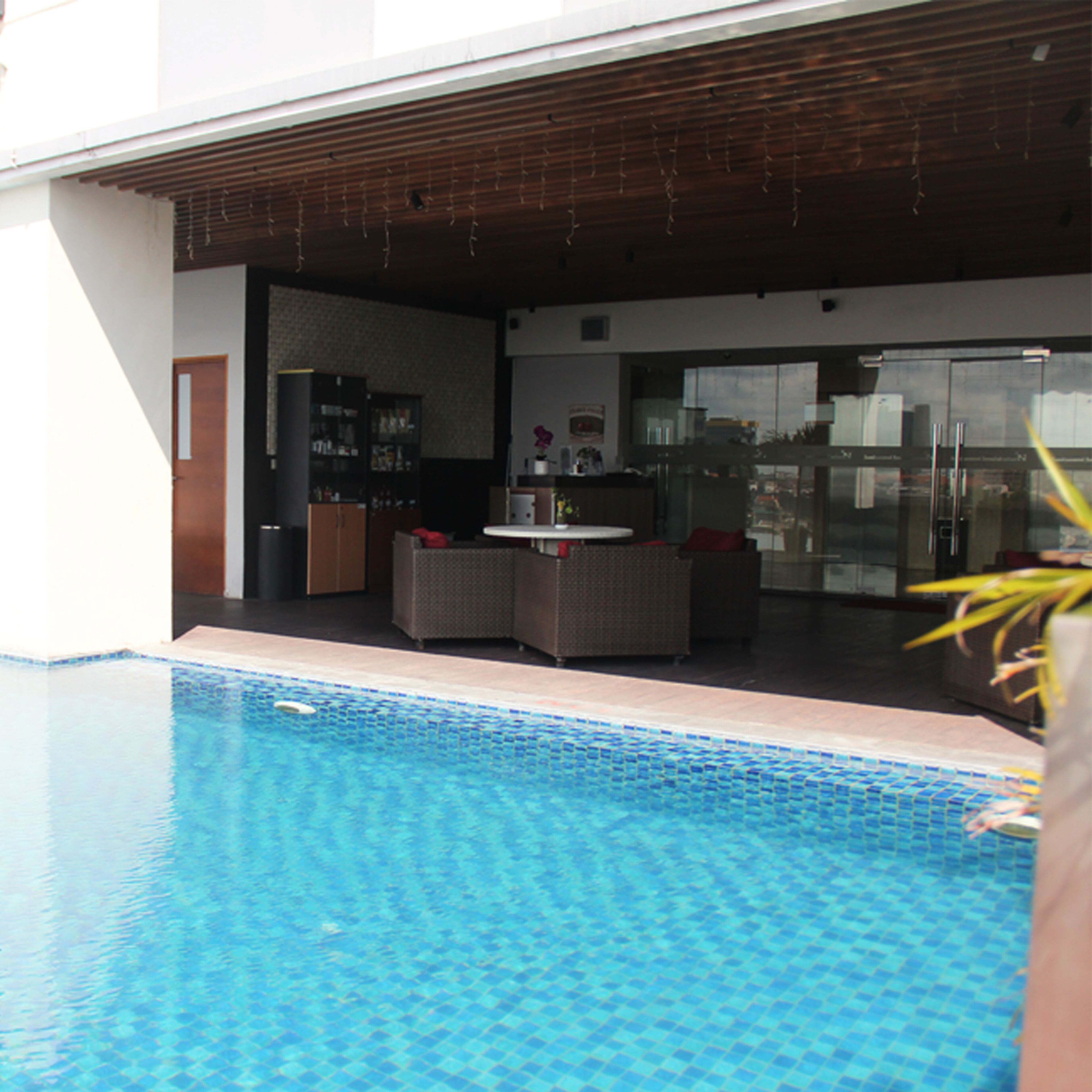 outdoor pool, pool loungers