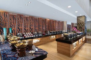 Frokostbuffé hver dag (IDR 100000 per person)