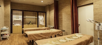 Chinggis Khaan Hotel