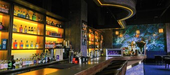 Chinggis Khaan Hotel