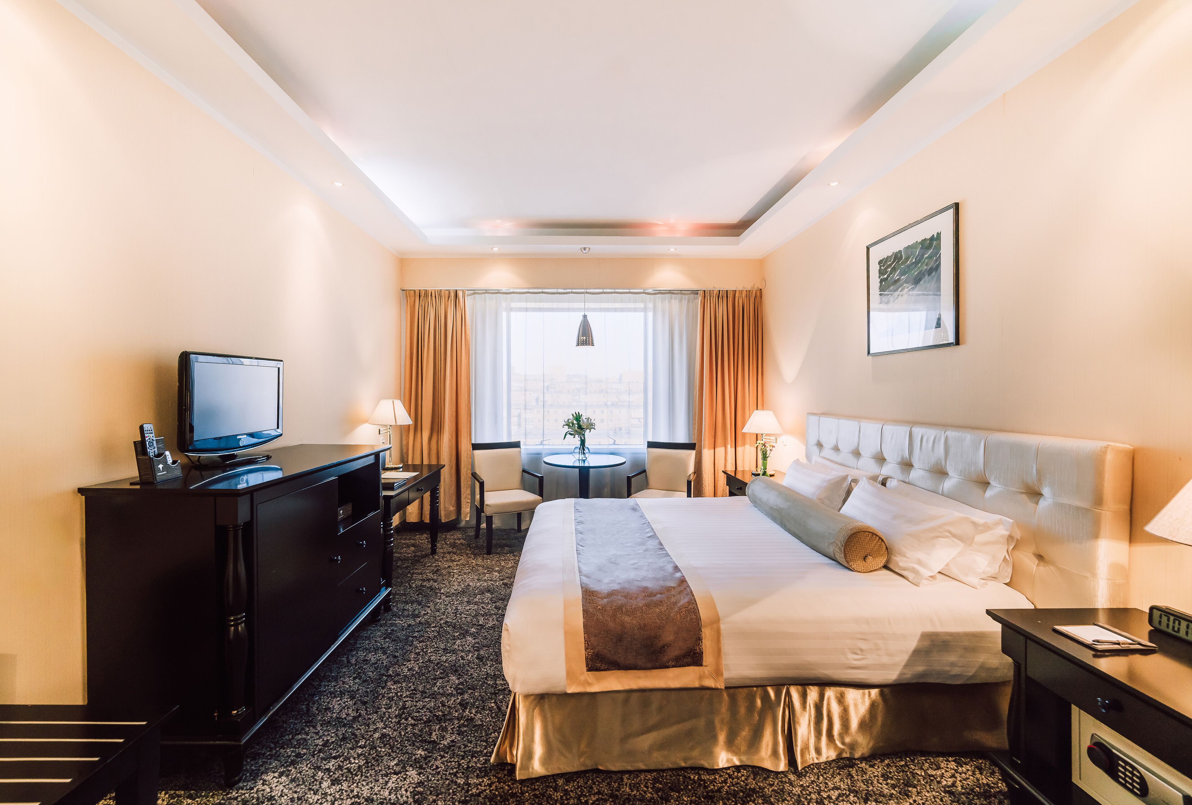 Premium bedding, down comforters, minibar, in-room safe