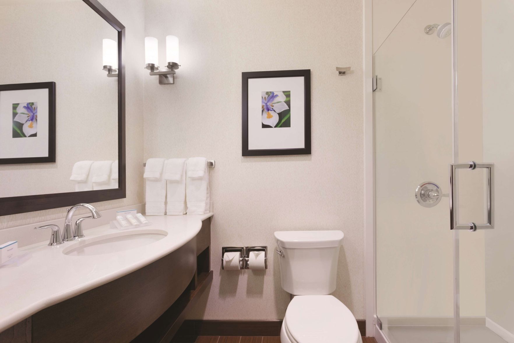 Bathroom | Free toiletries, towels