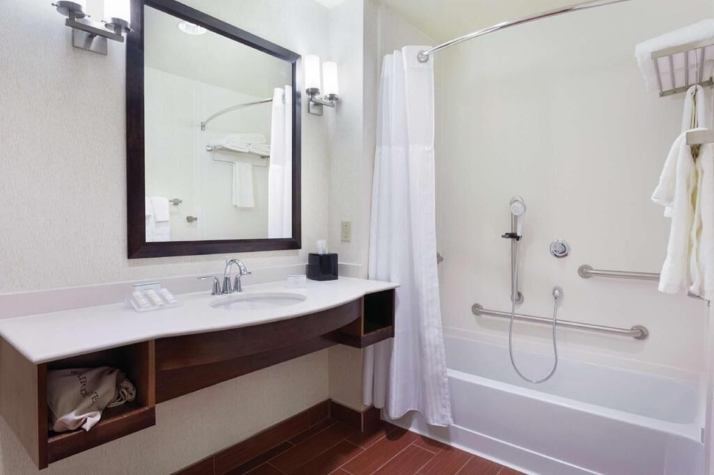 Free toiletries, towels