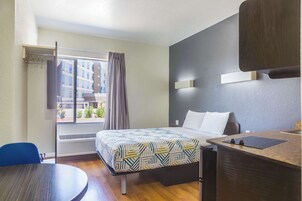 Standard Room, 1 Queen Bed, Non Smoking | Desk, iron/ironing board, free WiFi, bed sheets